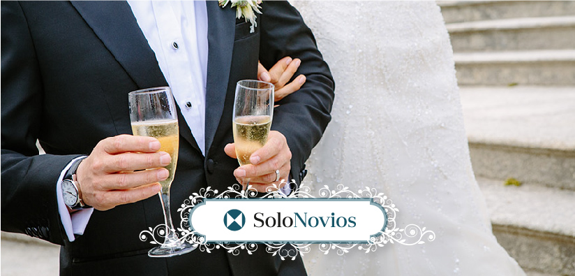 Solonovios, tu referente en trajes de novios, te desea Felices Fiestas