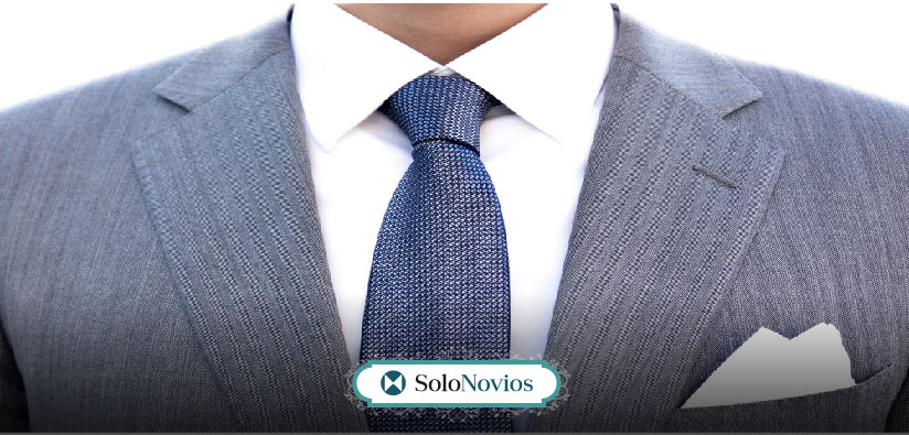 Manual Absurdo Muñeco de peluche La corbata de novio, que se adapta a tu estilo - Solonovios | Tu tienda de  trajes de novio en Barcelona